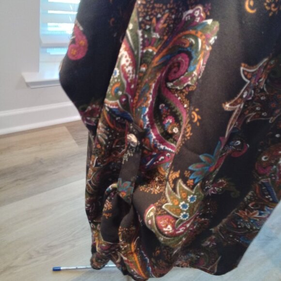 Black Rainn 1X Paisley Print Fall Blouse - Picture 6 of 9